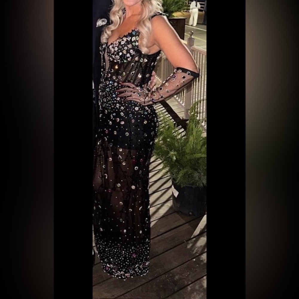 Size 6 vlora Kaltrina custom made evening gown